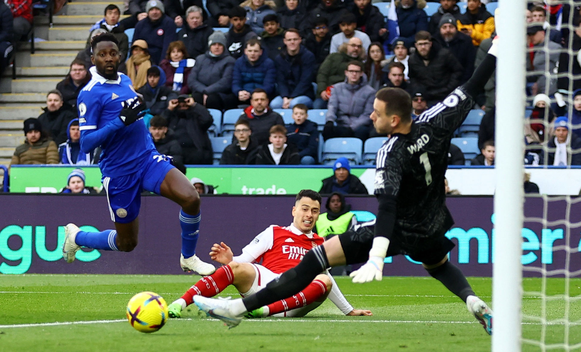 洲赛场上拥 洲赛场上拥