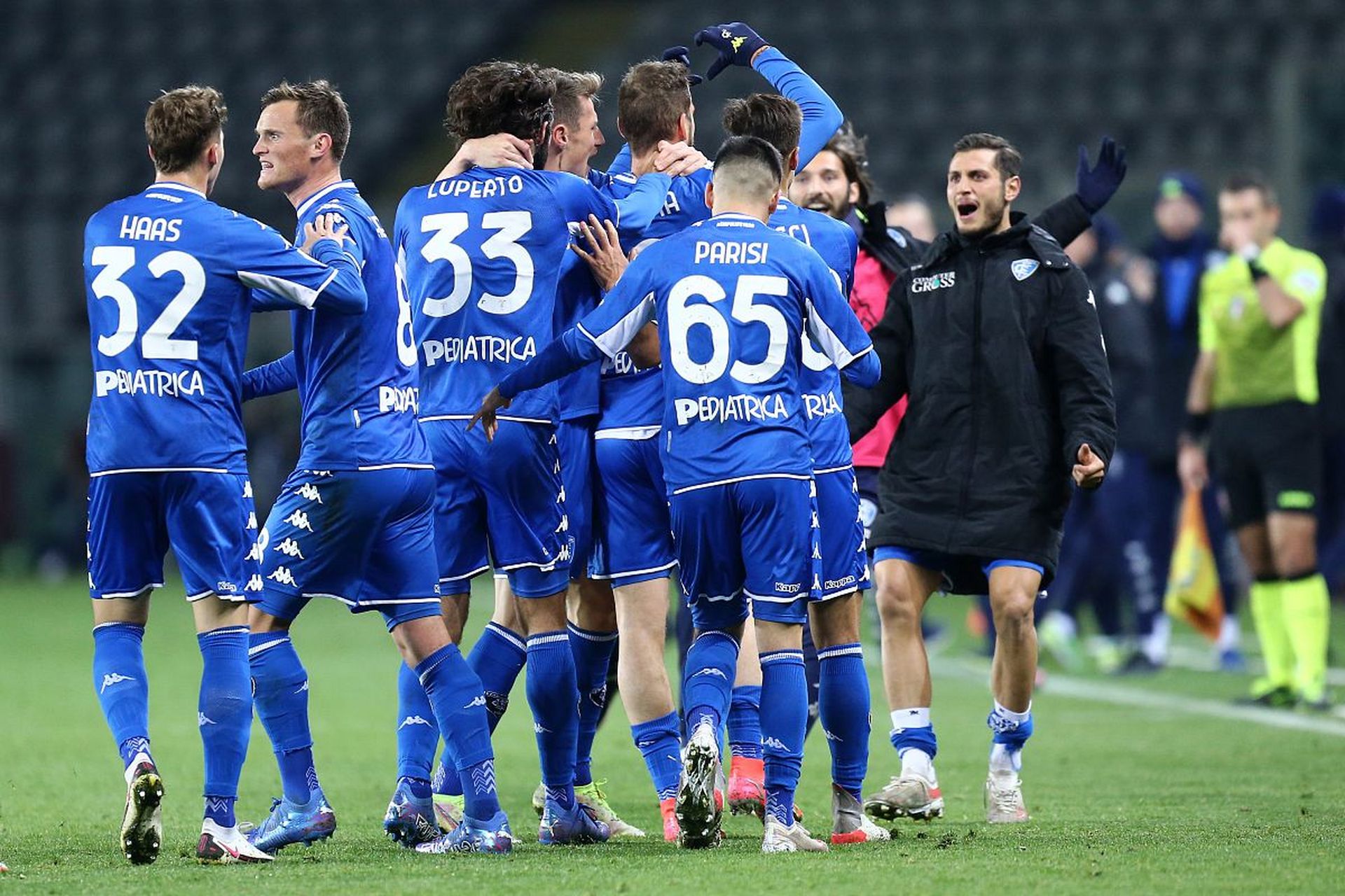 令全场观众 令全场观众